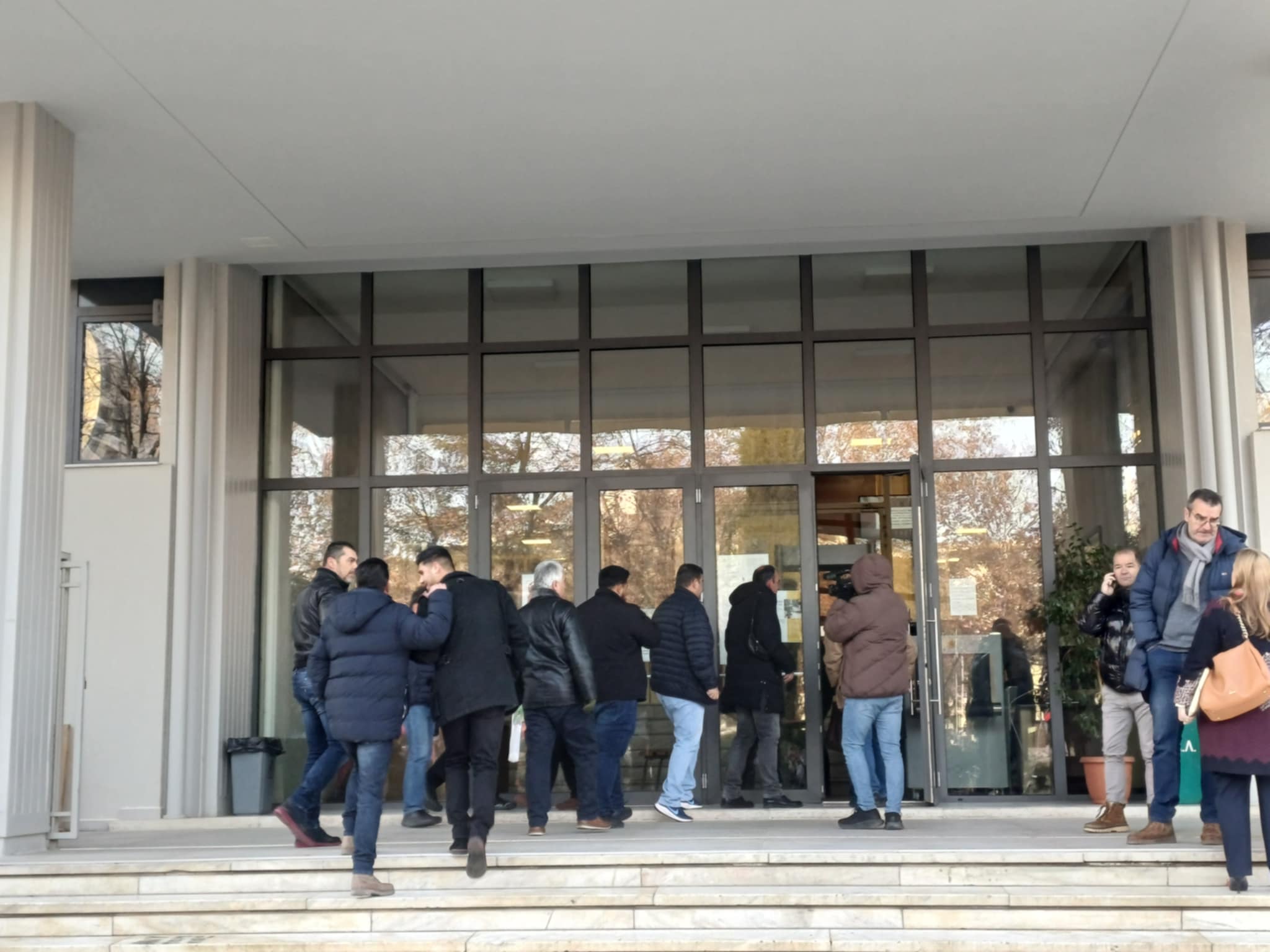 Στην εισαγγελία Λάρισαςαγρότες μπλόκου Νίκαιας -ζήτησαν τα βίντεο για εντοπισμό αυτών που  βανδάλισαν τα τρακτερ (ΦΩΤΟ)