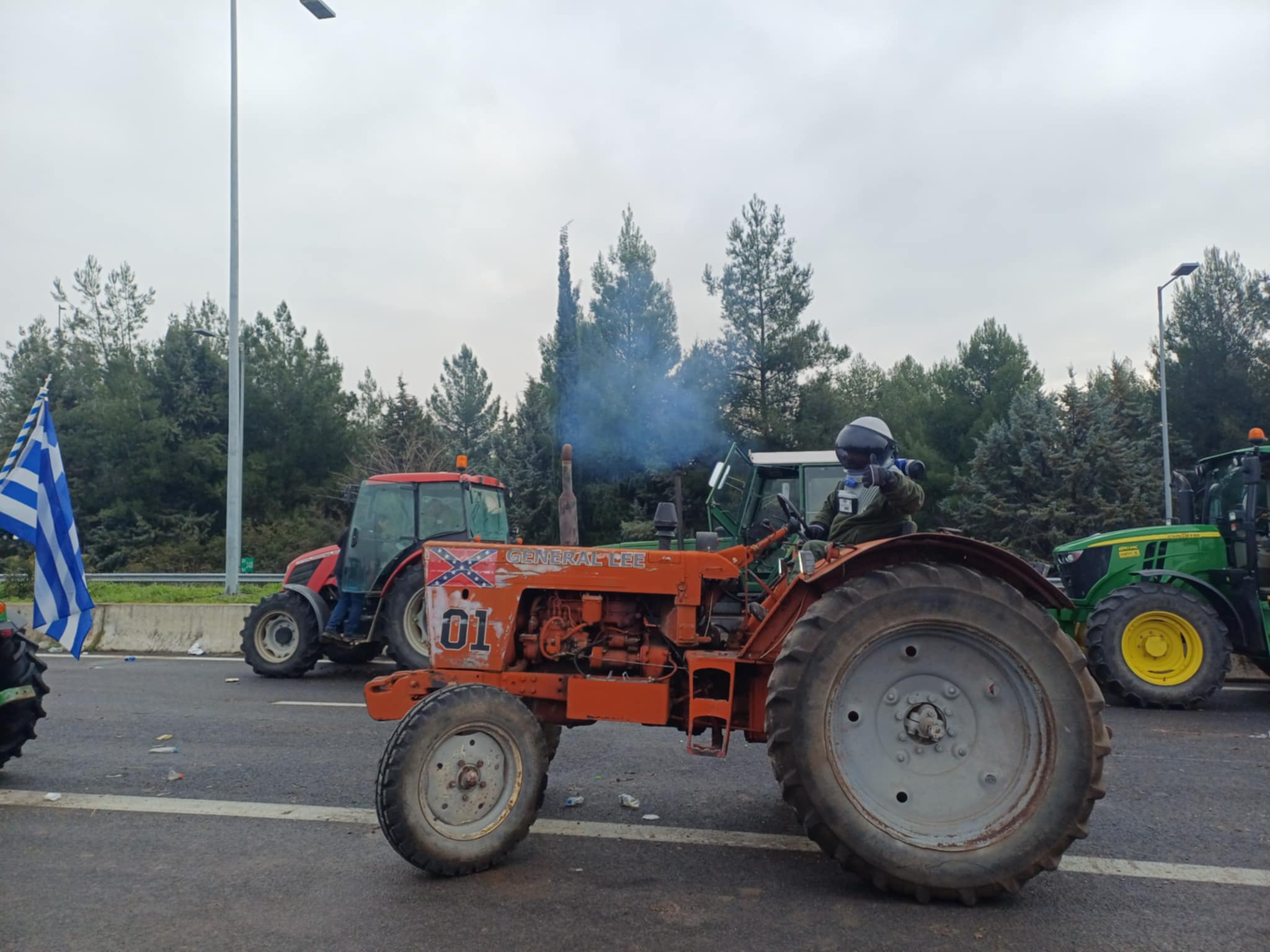 Φεύγουνμε ψηλά το κεφάλι μετά από 55 ημέρες παραμονής οι αγρότυες από το μπλόκο της Νίκαιας (ΦΩΤΟ+video)