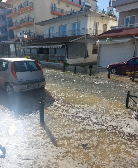 Κραυγή Αγανακτησης στην Ολυμπιακή Ακτή - Παραλία Κατερίνης: Οι Πλημμύρες «Πνίγουν» Περιουσίες και Τουρισμό