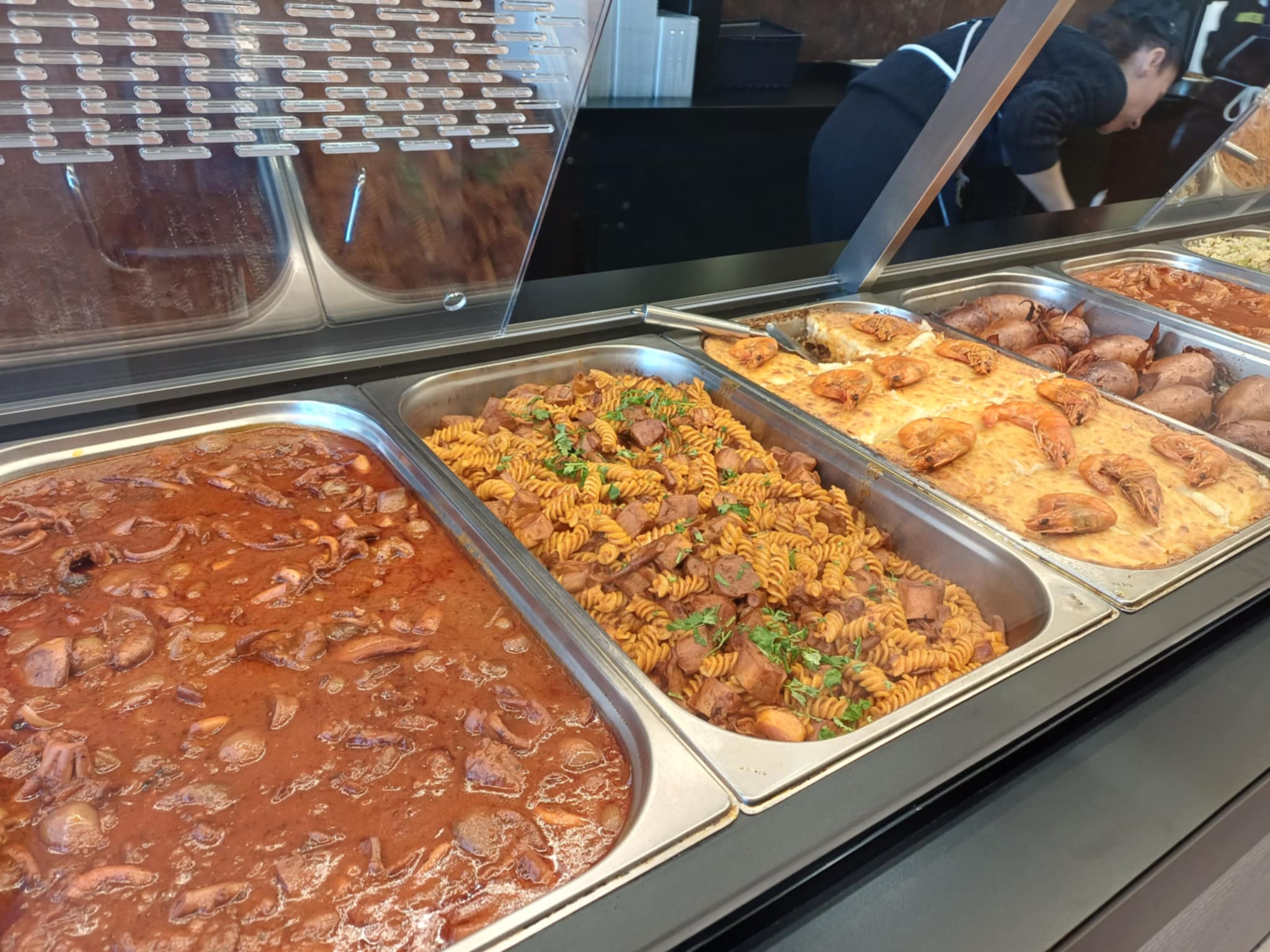 Αλμυρές οι τιμές στα θαλασινά στη Λάρισα, αλλά... ουρές στα ιχθυοπωλεία (ΦΩΤΟ)