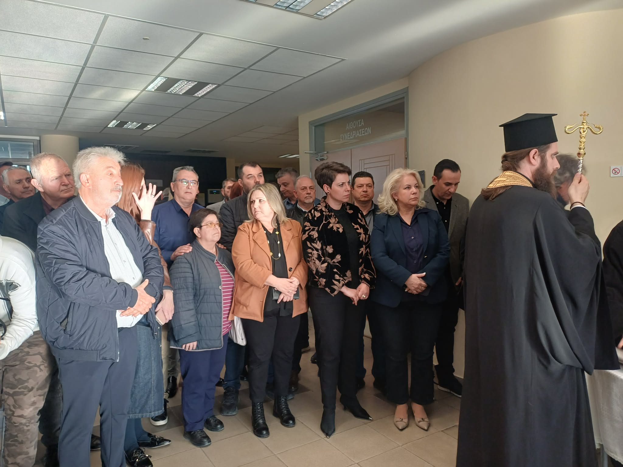 Τρσάγιο πριν την έναρξη του πειφερειακού συμβουλίου για τα θλύματα των Τεμπών και της ΒΙΟΛΑΝΤΑ (ΦΩΤΟ+video)