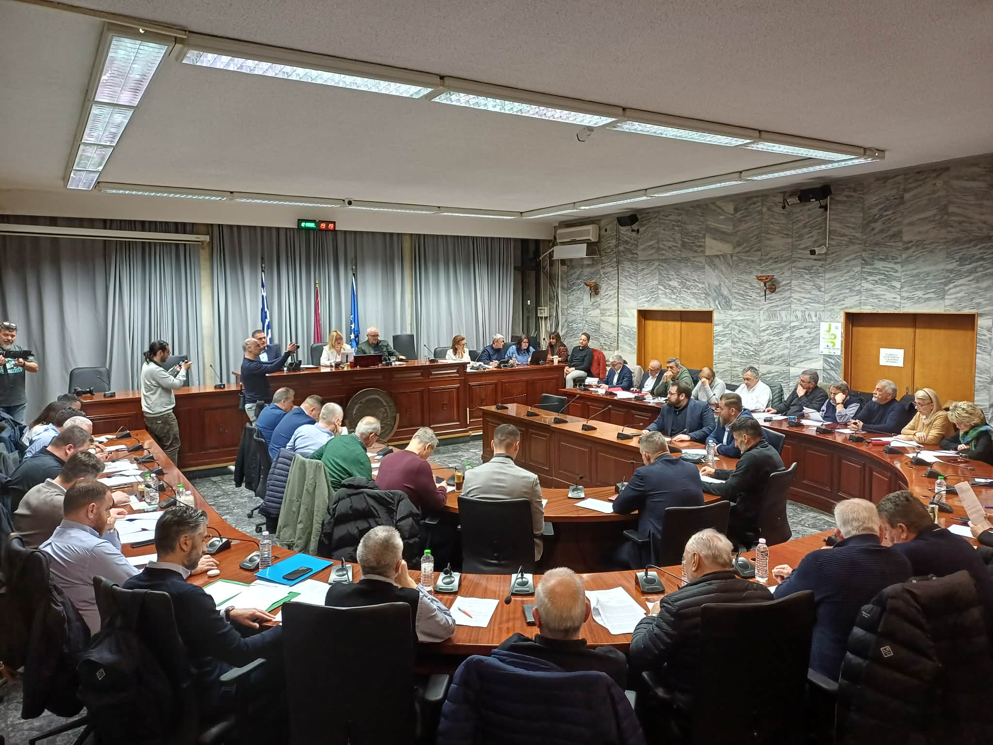Ένταση στη χθεσινή συνεδρίαση του δημοτικού συμβουλίου- αποχώρησε η Συμπαράταξη Λαρισαίων (ΦΩΤΟ)