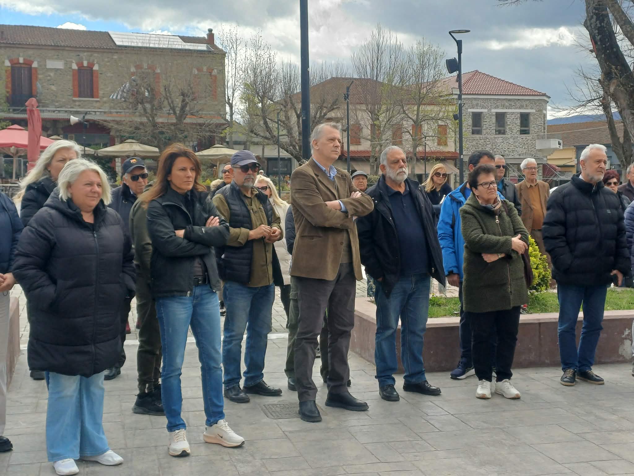 Οργή δημάρχων Αγιάς, Τεμπών, Τυρνάβου και πορεία διαμαρτυρίας ενάντια  στο κλείσιμο καταστημάτων ΕΛΤΑ (ΦΩΤΟ+video)