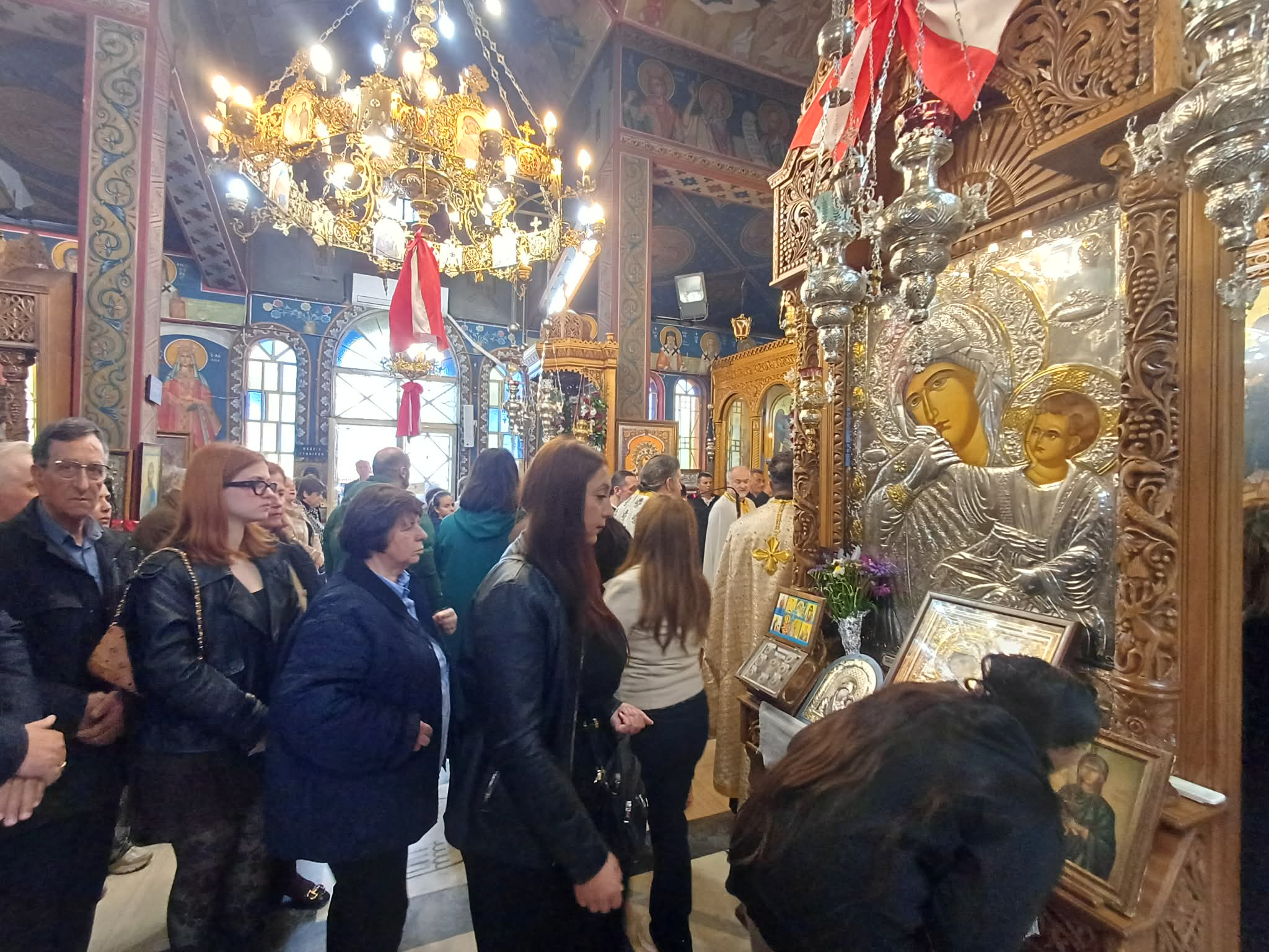 Πλήθος πιστών στο Ομορφοχώρι για τους Αγίους Ραφαήλ, Νικολάου και Ειρήνης (ΦΩΤΟ-ΒΙΝΤΕΟ)