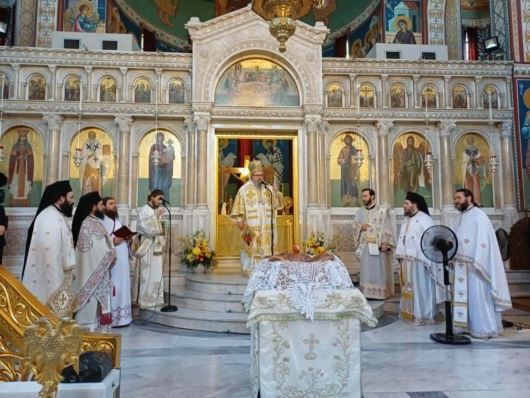 Πλήθος πιστών στον Άγιο Αχίλλιο για τα ονομαστήρια του Μητροπολίτη Ιερωνύμου (ΦΩΤΟ-ΒΙΝΤΕΟ)