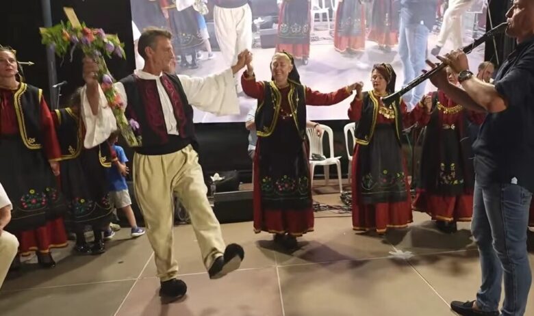 Στο (επι)κέντρο του βλαχόφωνου ελληνισμού τα Τρίκαλα - Ξεκίνησε το 40ο επετειακό Αντάμωμα Βλάχων (ΦΩTO)