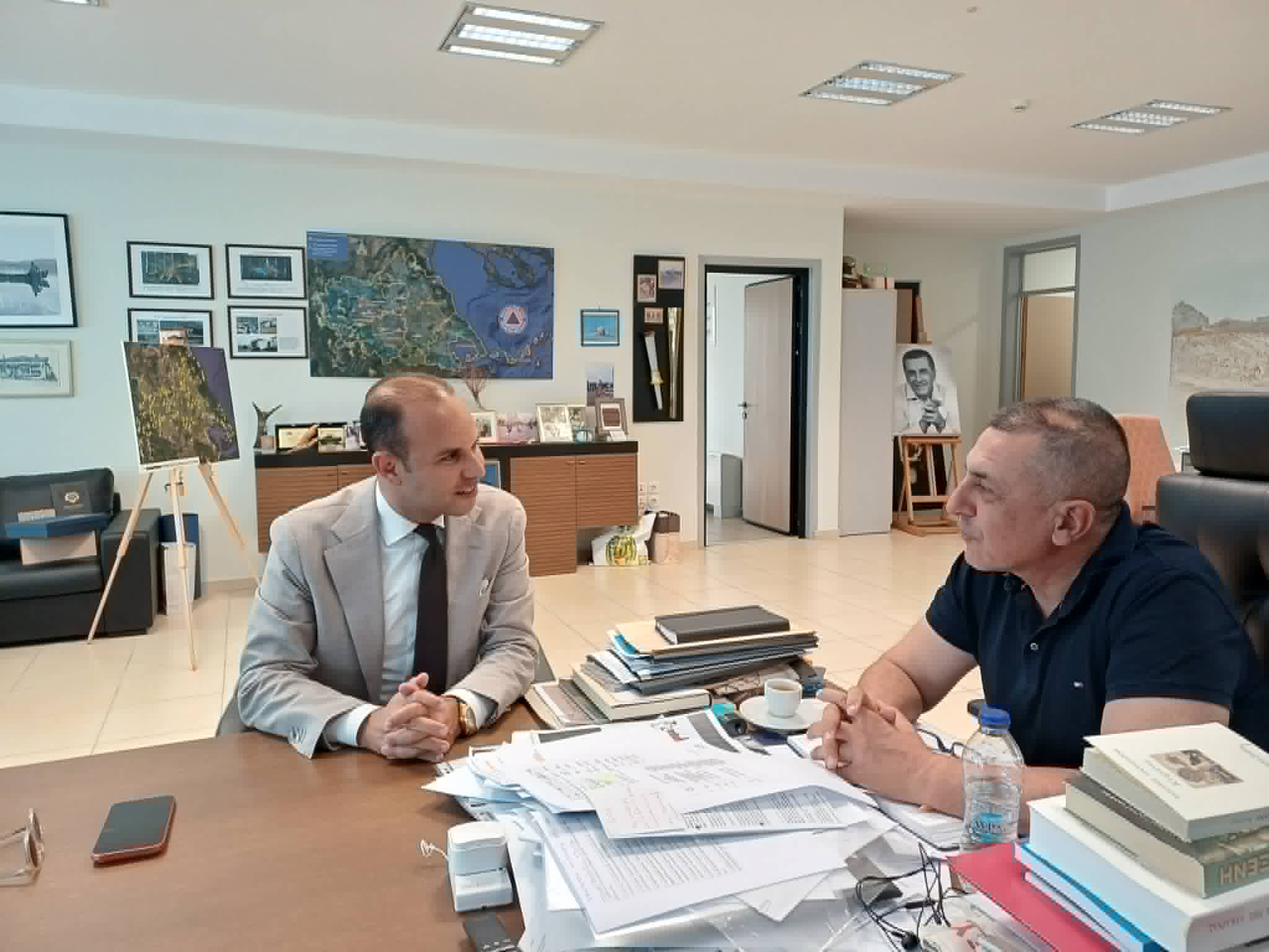 Επίσκεψη του νέου ιδιοκτήτη της ΠΑΕ ΑΕΛ Στ. Ζήση στον περιφερειάρχη Θεσσαλίας (φωτο+video)