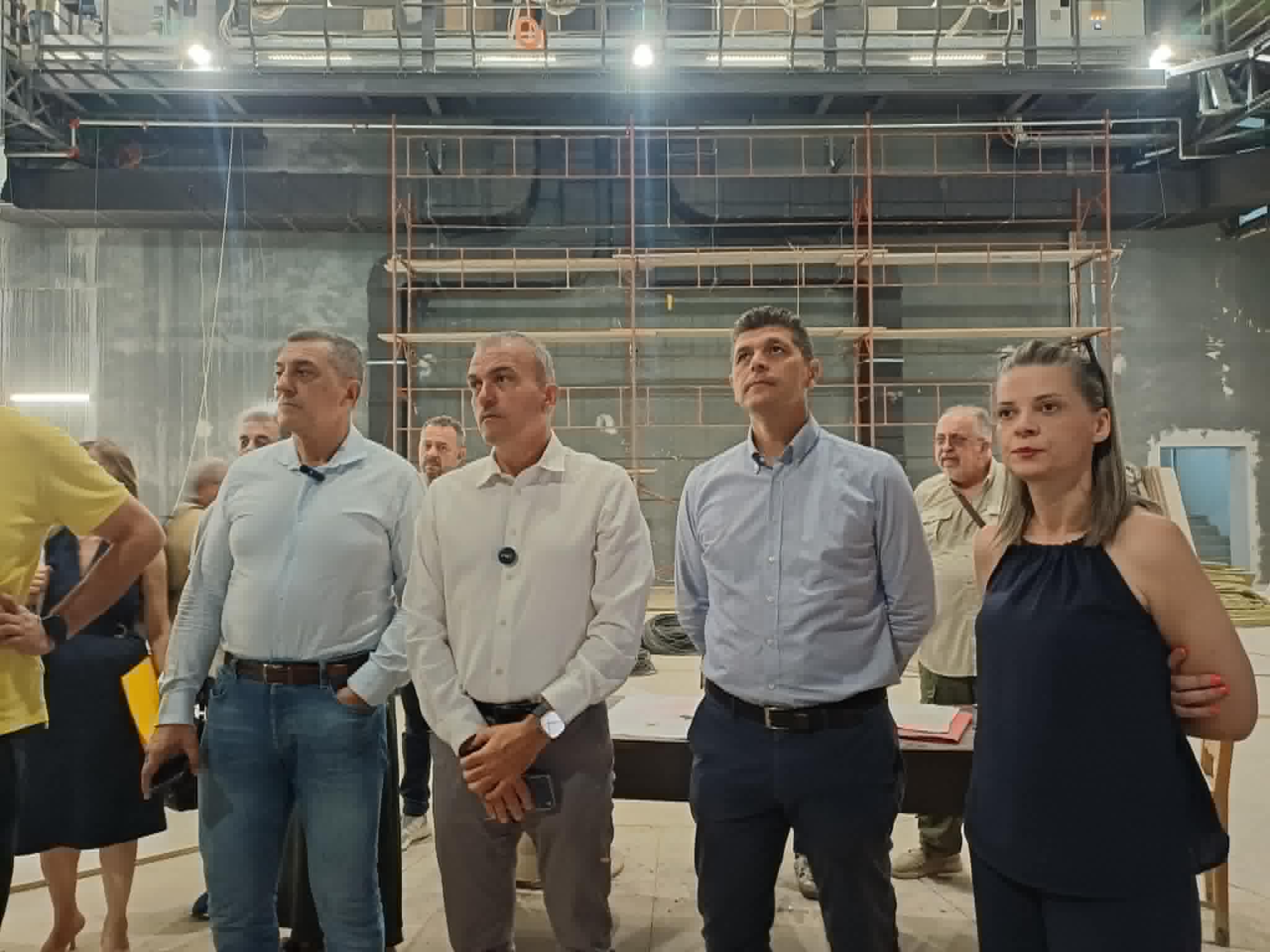 Κουρέτας, Μαμάκος επιθεώρησαν τις εργασίες στο θέατρο του ΟΥΗΛ (ΦΩΤΟ+video)