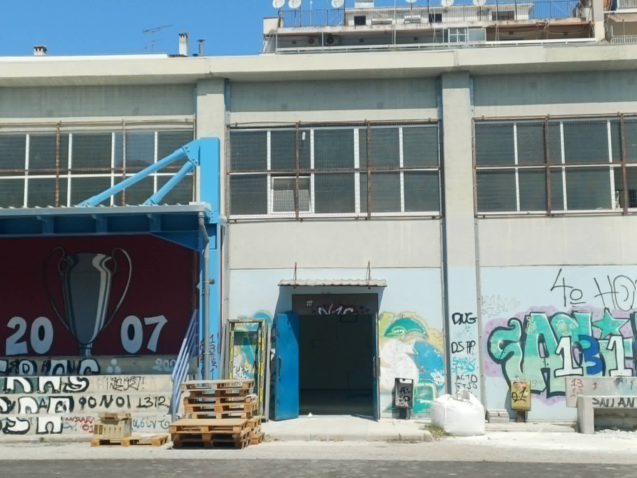 Στο 4ο Λύκειο σήμερα ο δήμαρχος Λαρισαίων επιθεώρησε εργασίες ανακατασεκυής (ΦΩΤΟ)