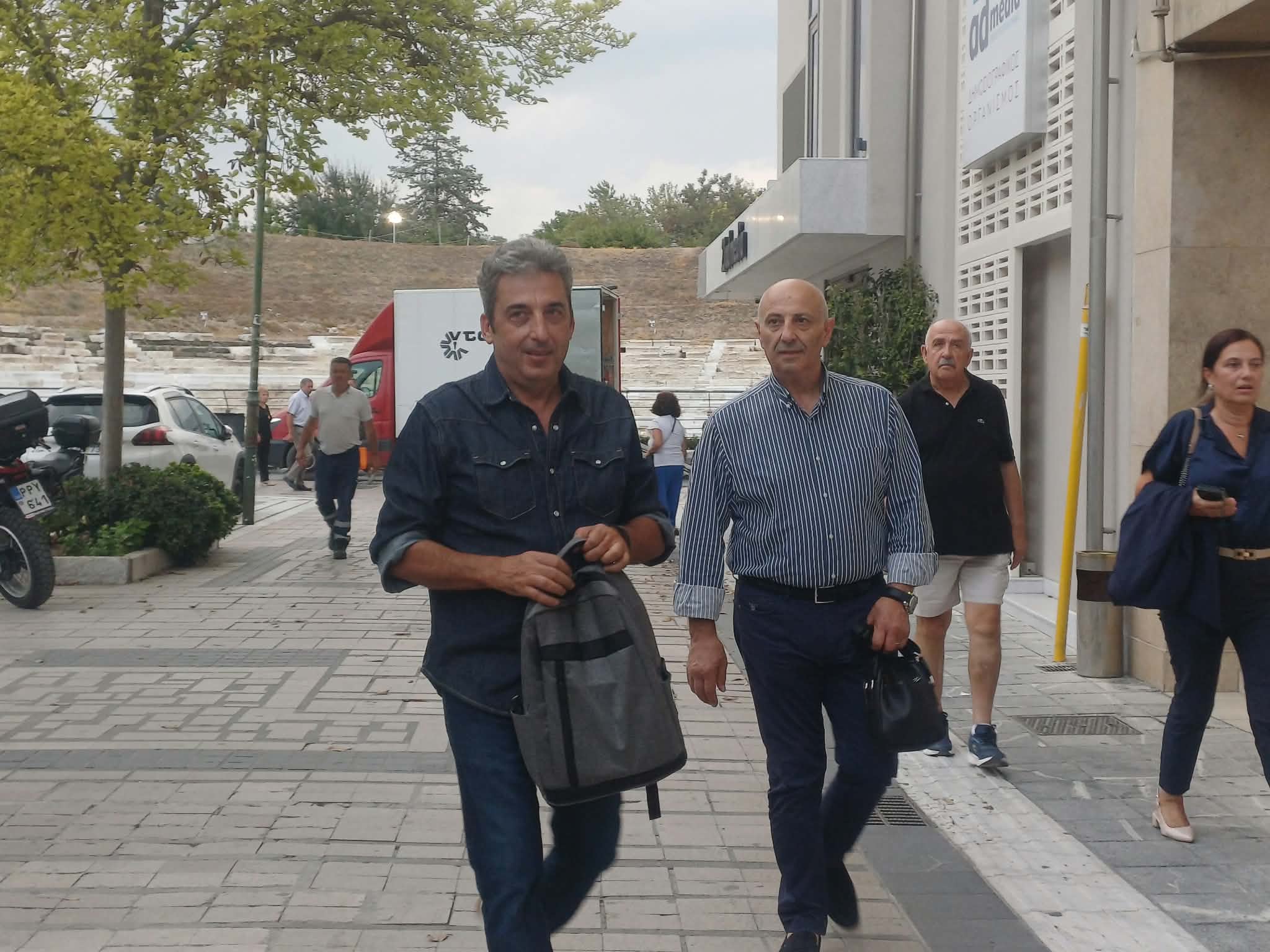 Στη Λάρισα η αντιπροσωπεία του Ευρωκοινοβουλίου – Συνάντηση με συγγενείς των θυμάτων των Τεμπών (ΦΩΤΟ)