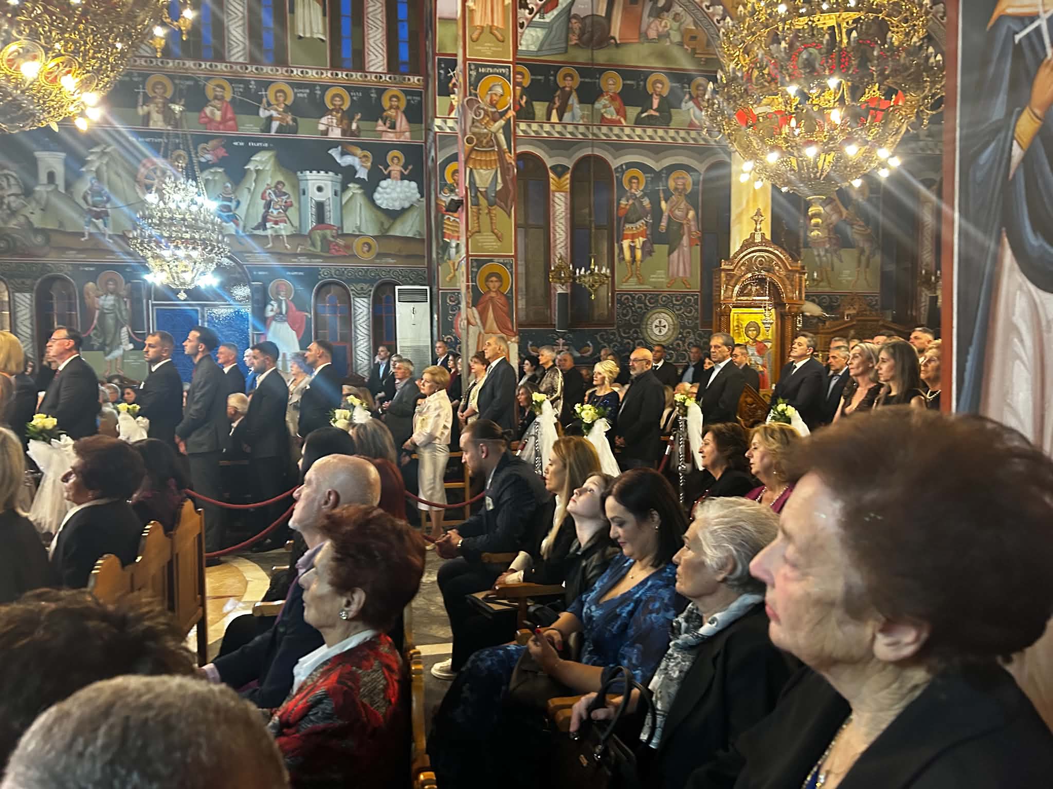 Λαμπερός γάμος στη Νίκαια Λάρισας: Ο Άγγελος Βράκας και η Μαρία Γκουνιαρούδη ενώθηκαν με τα δεσμά του γάμου (ΦΩΤΟ+video)