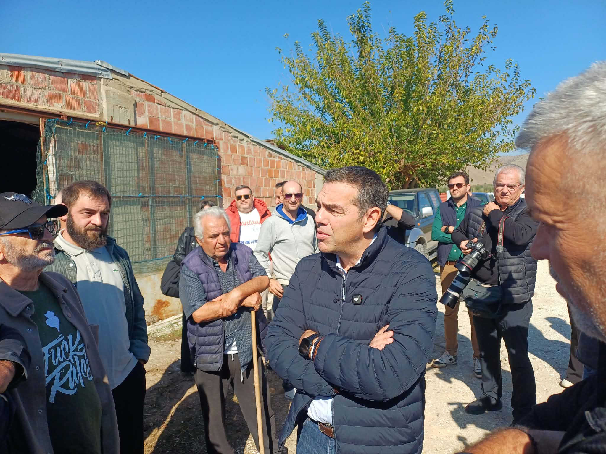 Τσίπρας στο Γριζάνο Τρικάλων: «Εμείς παίρνουμε ψήφους με τα σπόρια από τα ρόδια και η κυβέρνηση με επιδοτήσεις» (ΦΩΤΟ+ωιδεο)