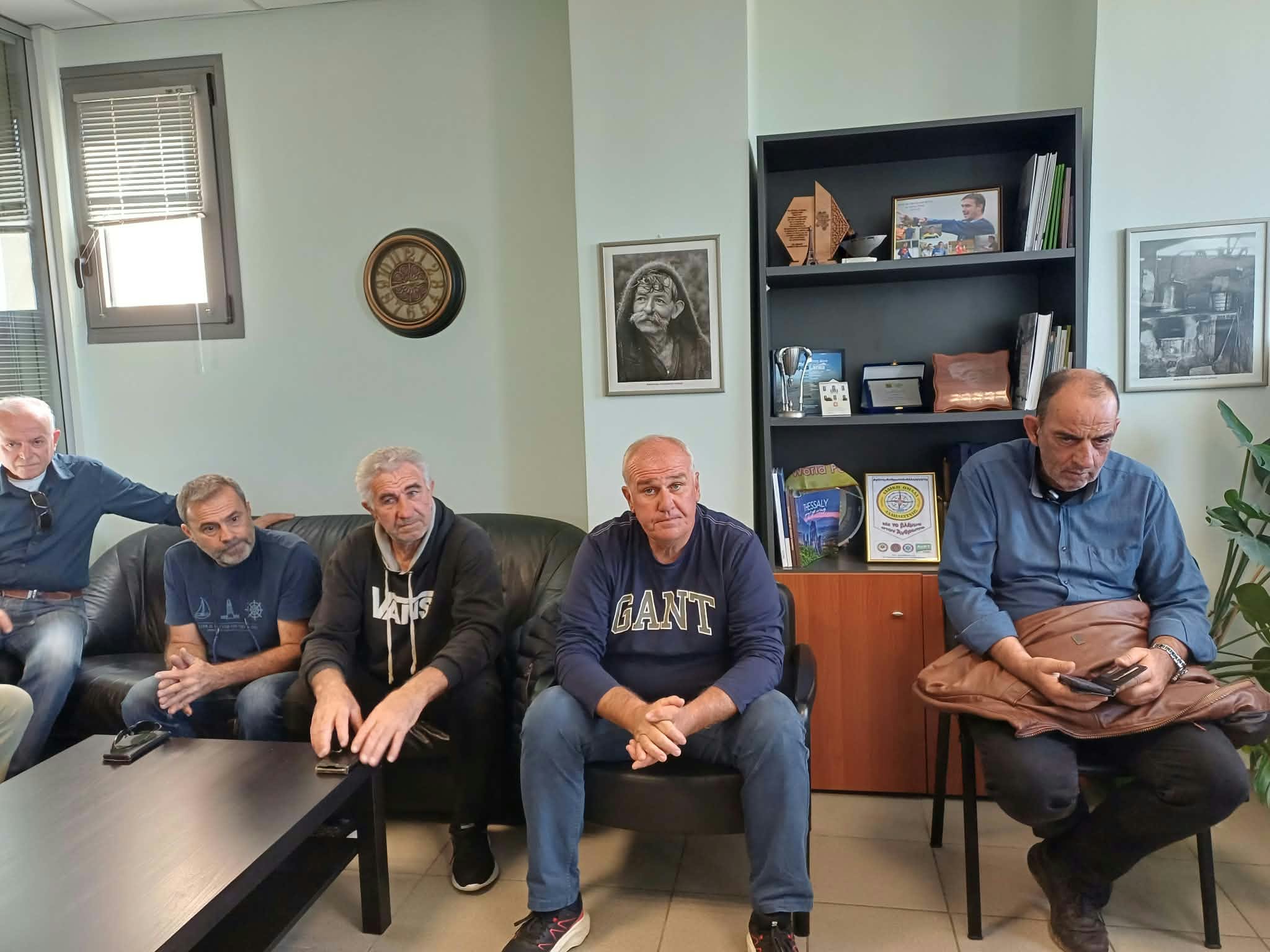 Ελαιοπαραγωγοί Τεμπών στον Δημήτρη Τσέτσιλα – Ζητούν ενίσχυση για ακαρπία και δάκο (ΦΩΤΟ+video)