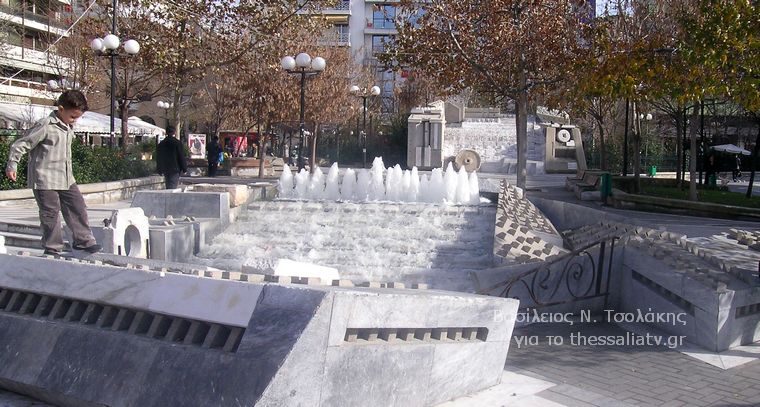 Πλατεία Ταχυδρομείου, εδώ που χτυπά η καρδιά της Λάρισας