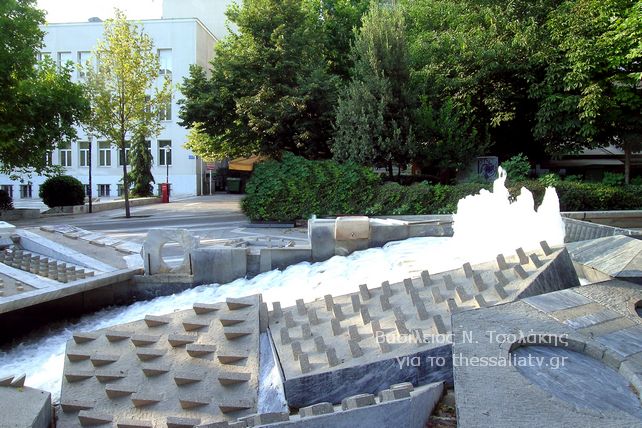 Πλατεία Ταχυδρομείου, εδώ που χτυπά η καρδιά της Λάρισας