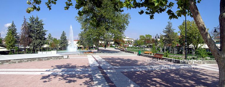 Οι πλατείες Νεάπολης και Νέας Πολιτείας της Λάρισας