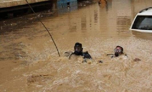 Καταρρακτώδεις βροχές και πλημμύρες στον Περσικό Κόλπο-18 τουλάχιστον νεκροί (ΦΩΤΟ)
